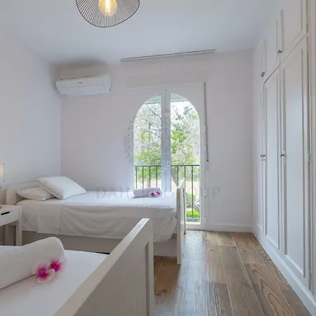Nueva Andalucia Beach House By Dahlia Group Holiday home Marbella