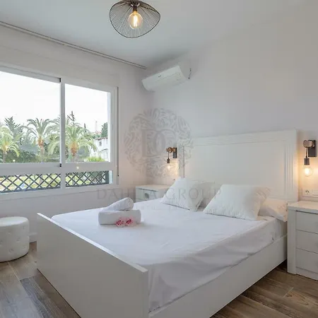 Nueva Andalucia Beach House By Dahlia Group *